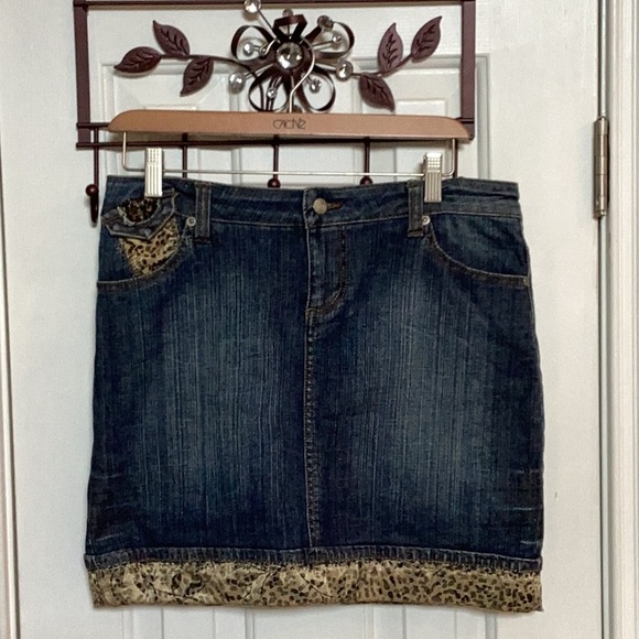 Cache Vintage Denim Skirt w/ Leopard/Lace/Crystal Embellishments - Picture 5 of 11